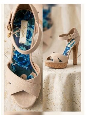 Gorgeous Qupid Tan Heels, Size 7.5
